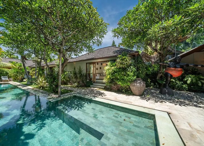 Teman - Luxury 4br In - Huge Pool Villa Seminyak