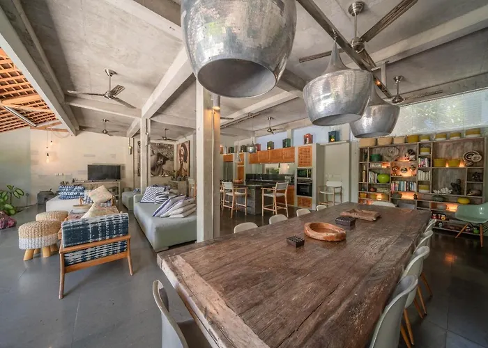 Teman - Luxury 4br In - Huge Pool Seminyak