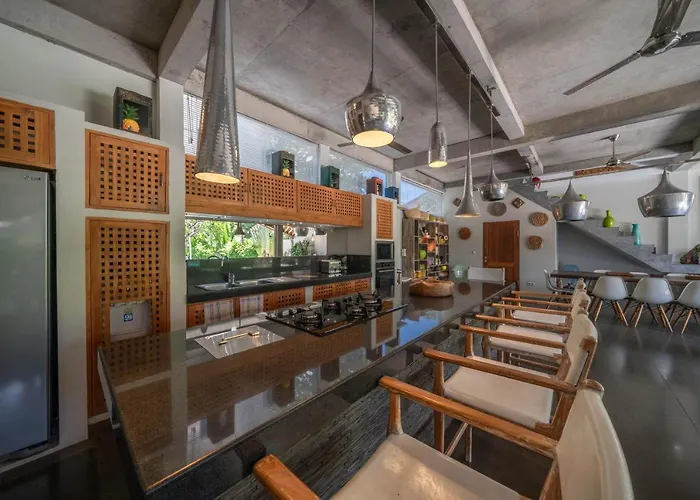 Teman - Luxury 4br In - Huge Pool Villa Seminyak