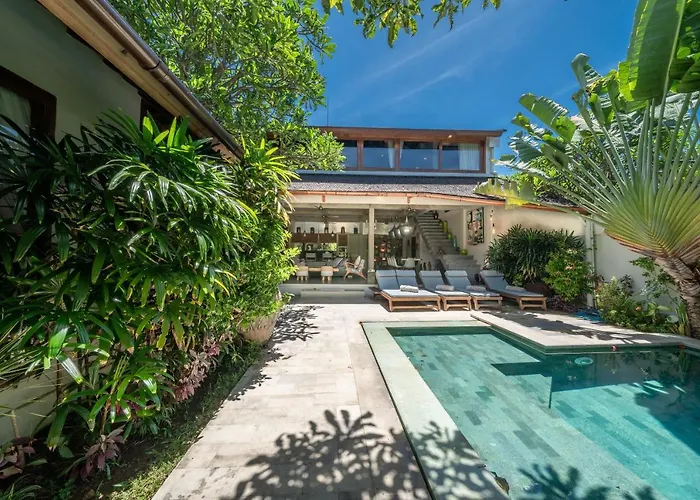 Teman - Luxury 4br In - Huge Pool Seminyak