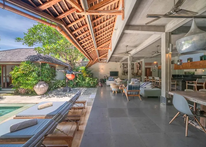 Teman - Luxury 4br In - Huge Pool Villa Seminyak