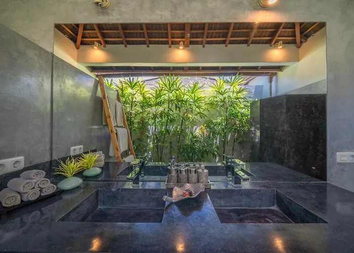 Teman - Luxury 4br In - Huge Pool Villa *