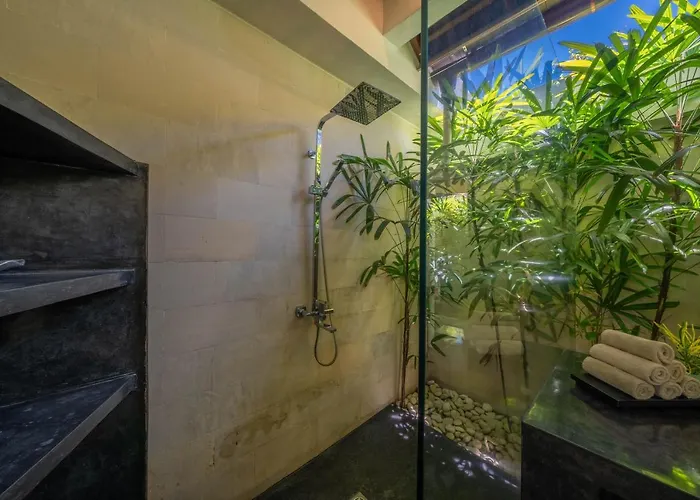 Villa Teman - Luxury 4br In - Huge Pool Seminyak