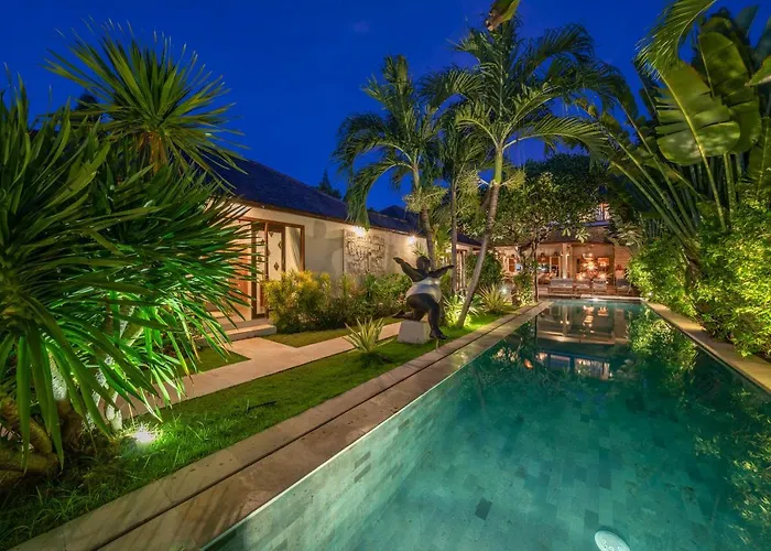 Teman - Luxury 4br In - Huge Pool Villa Seminyak