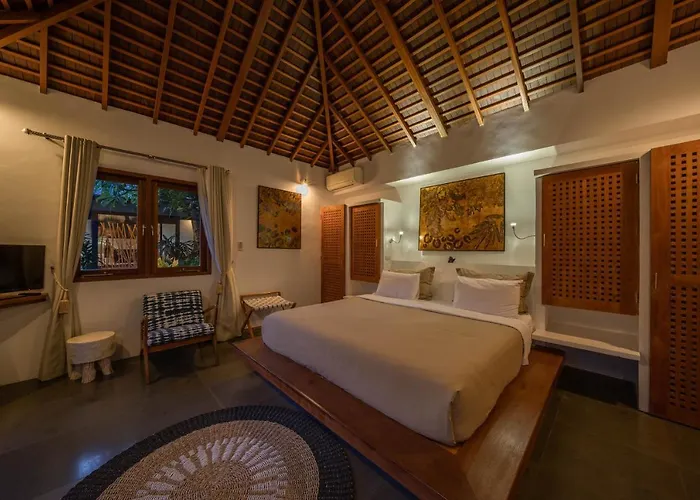 Teman - Luxury 4br In - Huge Pool Villa Seminyak