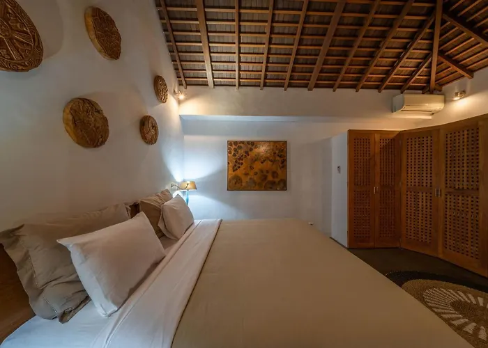 Teman - Luxury 4br In - Huge Pool Seminyak