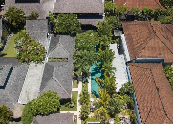 Teman - Luxury 4br In - Huge Pool Seminyak